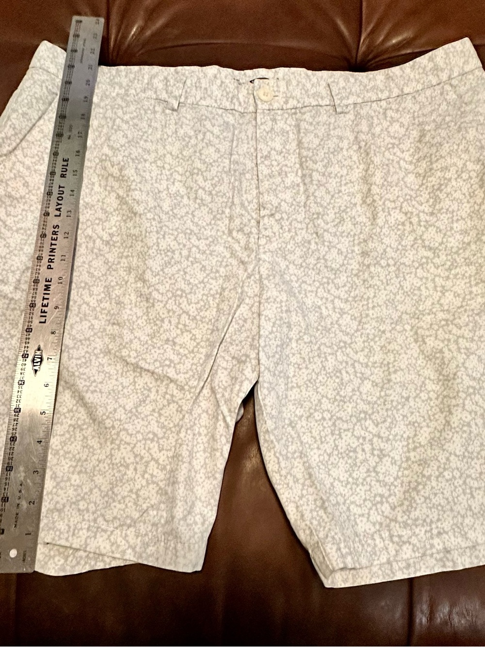 Old Navy Men's Light Gray Micro Floral Flat-Front Shorts